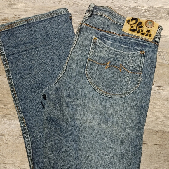 Rock Revolution Jeans - Picture 2 of 4